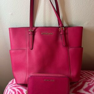 Michael Kors Fuchsia Tote and Wallet Set